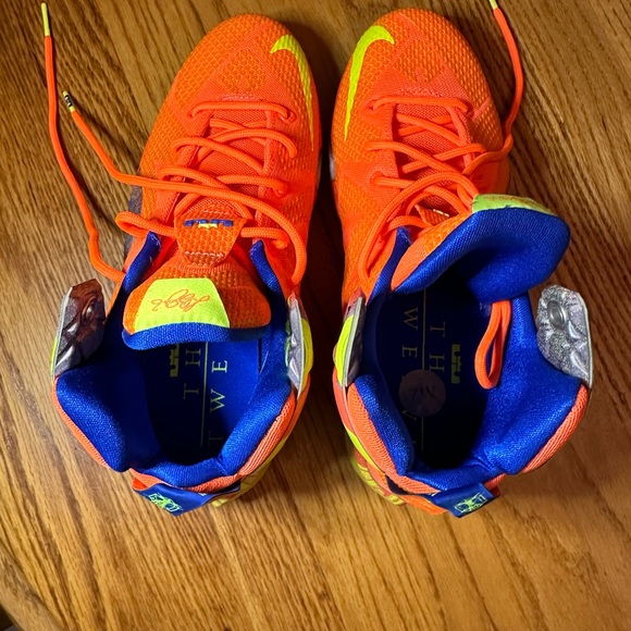 Lebron Twelve shoes size 7 - Picture 4 of 8